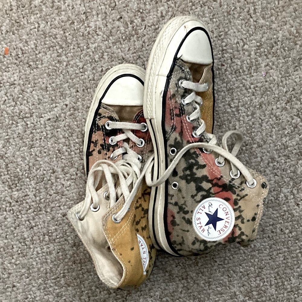 Converse Sneakers size 8.5